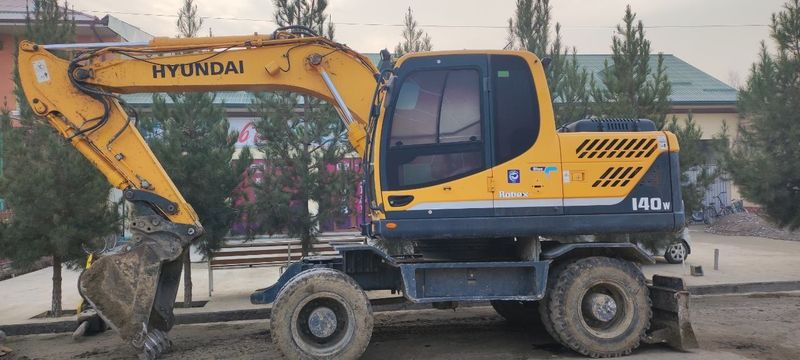 Ekskavator Hyundai 140W