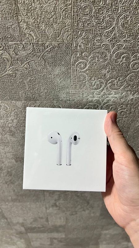 AirPods AirPods