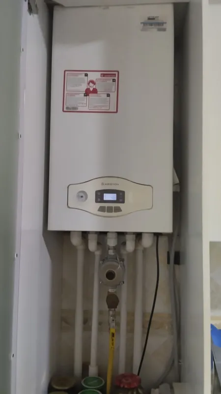 двухконтурный котёл Аристон отличном состояние двухконтурный котёл Аристон отличном состояние