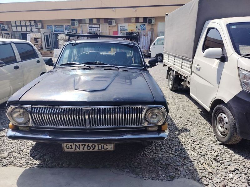 Gaz 2401 volga . Gaz 2401 volga .