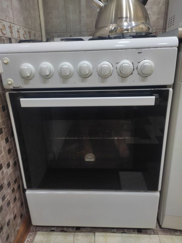 Газ плита б/у продаю Газ плита б/у продаю