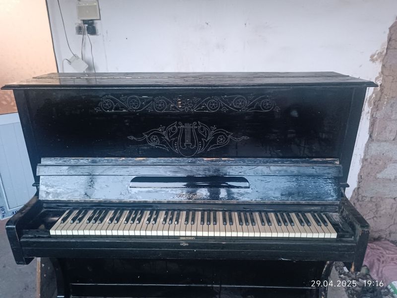 Pianina ishlatilgan holati yaxshi yoqsa uydan opketasila Pianina ishlatilgan holati yaxshi yoqsa uydan opketasila