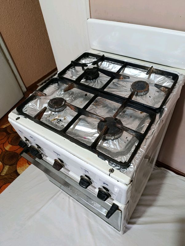 газовая плита СССР (белая). газовая плита СССР (белая).
