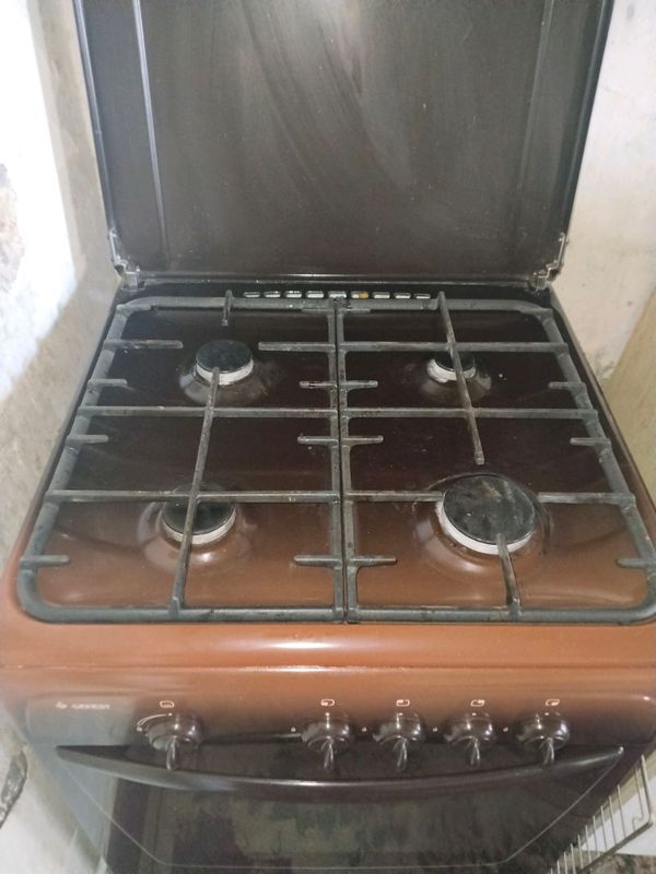 Gaz plita sotiladi Gaz plita sotiladi