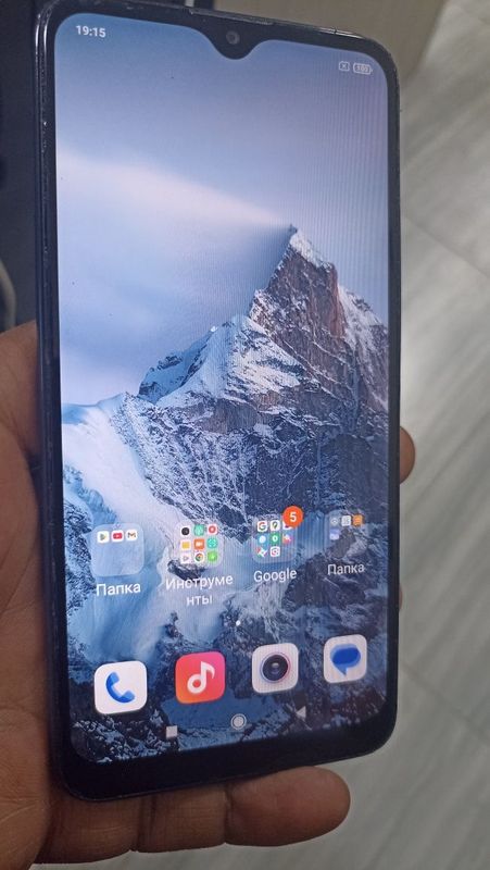 Redmi 8 64gb состояние хорошая дефектов нет Redmi 8 64gb состояние хорошая дефектов нет