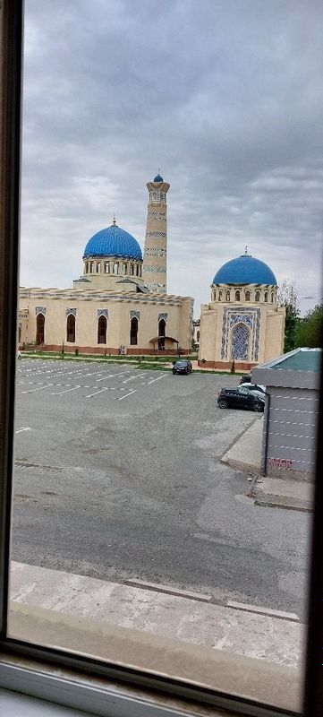 Oxun Bobo masjidi yon tomonida 3-xonali kvartira ijaraga beriladi Oxun Bobo masjidi yon tomonida 3-xonali kvartira ijaraga beriladi