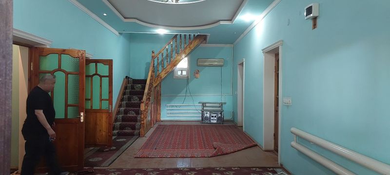 2-этажлы жолдын бойында жайласкан жай сатылады 2-этажлы жолдын бойында жайласкан жай сатылады