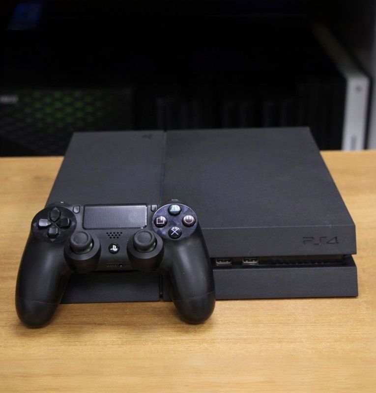 Playstation 4 fat 500 gb с топ играми Playstation 4 fat 500 gb с топ играми