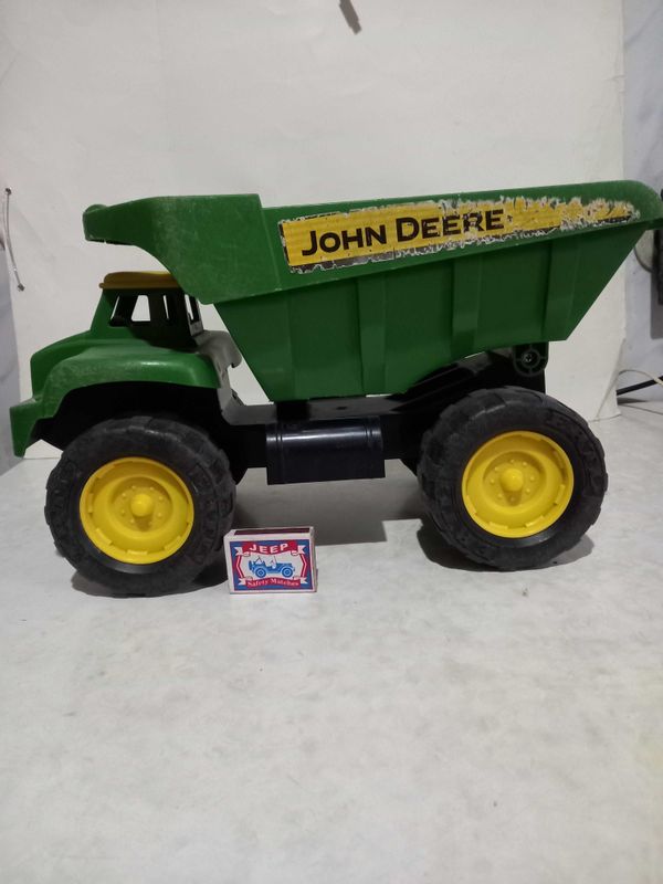 Машинка грузовик John Deere Машинка грузовик John Deere