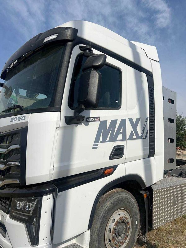 Газовый тягач HOWO MAX Газовый тягач HOWO MAX