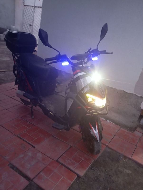 Skuter sotiladi 4000 km yurgan Skuter sotiladi 4000 km yurgan