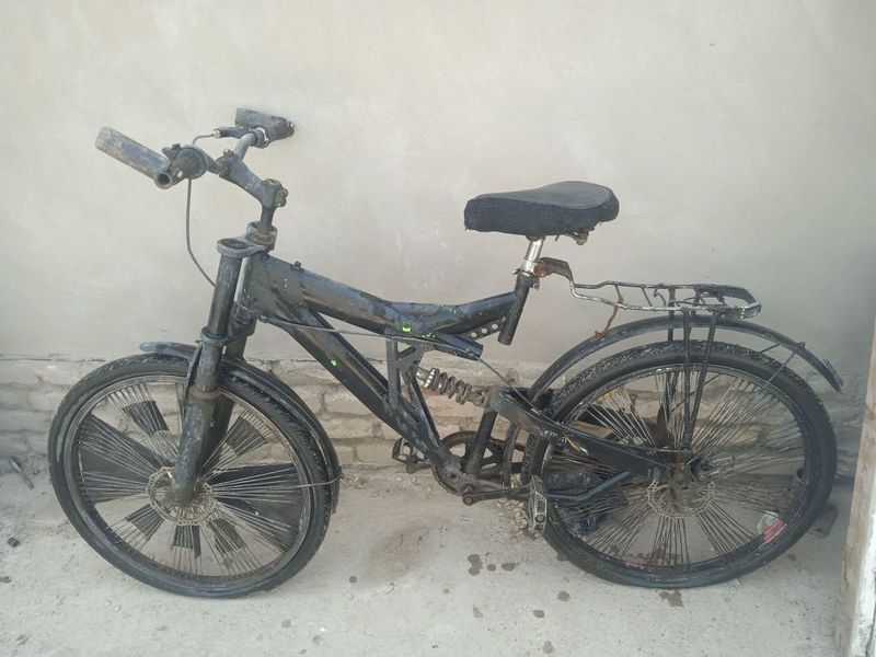 Velosiped sotiladi Velosiped sotiladi