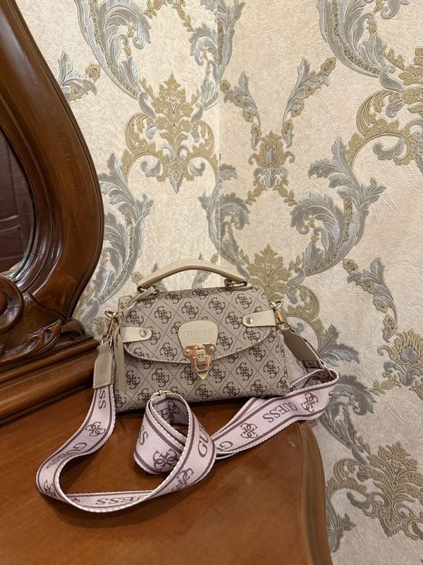 Сумка женская guess Сумка женская guess