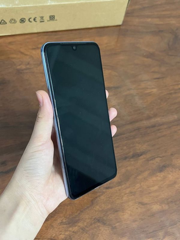 Vivo v21 8/128 GB