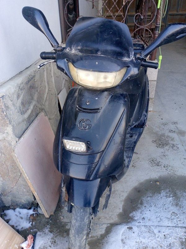 Motosikil sotiladi holati zor Motosikil sotiladi holati zor
