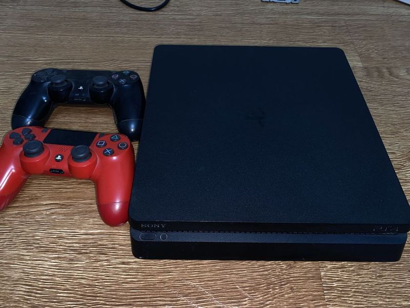 Игровая консоль PlayStation 4 Игровая консоль PlayStation 4