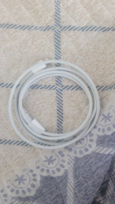 Zaryadchik kabel original 100% apple Zaryadchik kabel original 100% apple