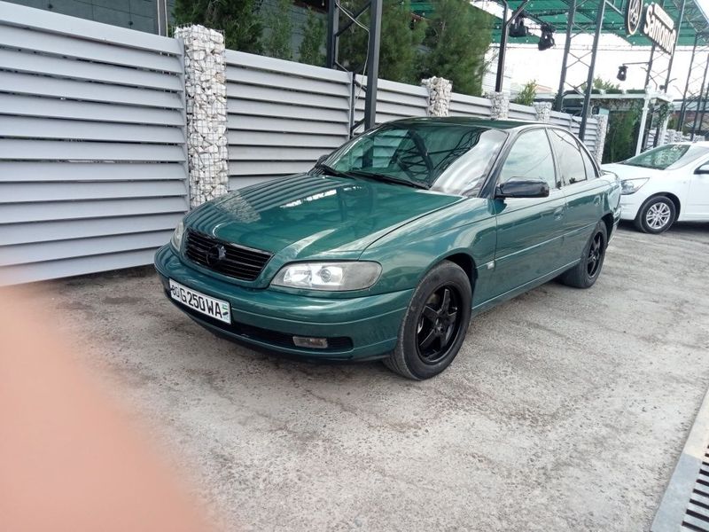 Opel Omega 2.2 motor