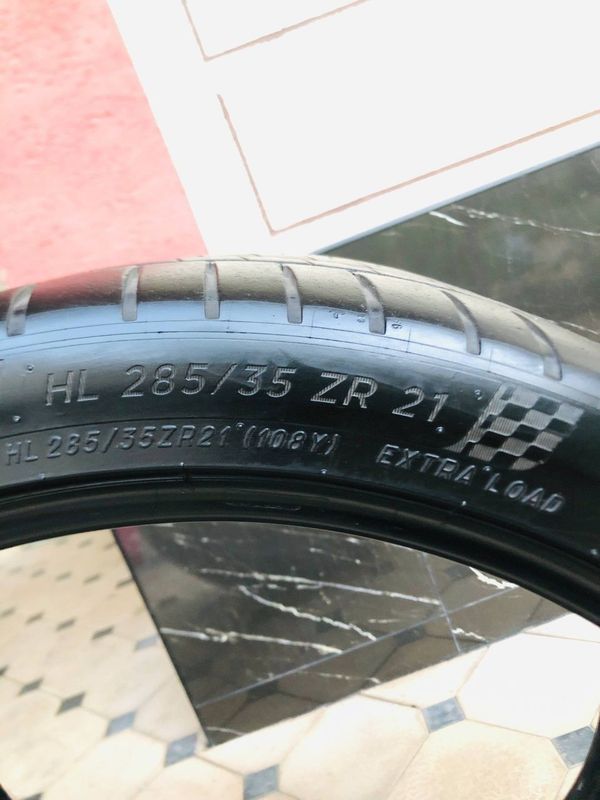 Michelin Balon 3 Dona Holati yaxshi 285 35 ZR21