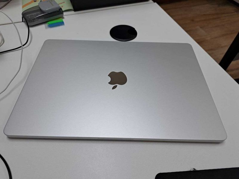 Macbook air m3, 16/256