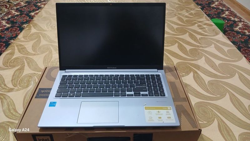 Asus vivobook 15 (x1502za) Asus vivobook 15 (x1502za)