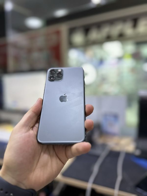 iPhone 11pro 64G 73% iPhone 11pro 64G 73%