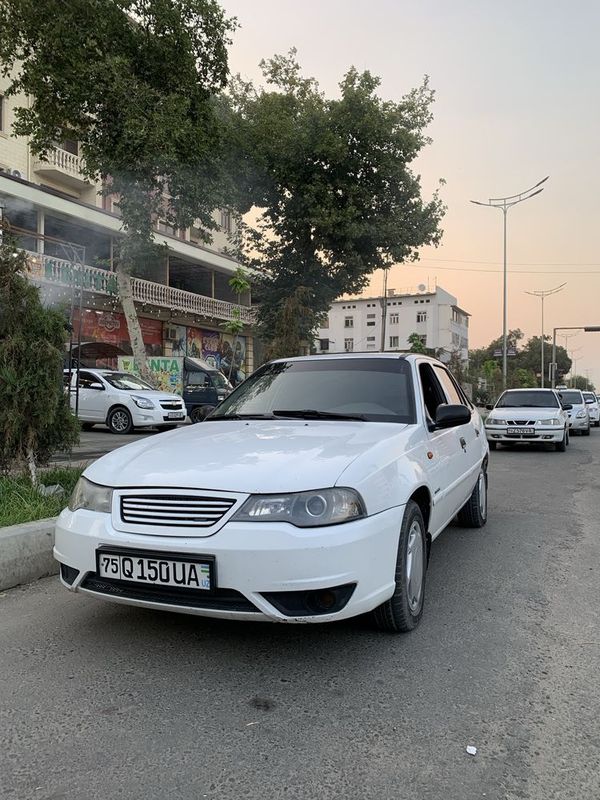 Nexia 2 sotiladi yaxshi holatda
