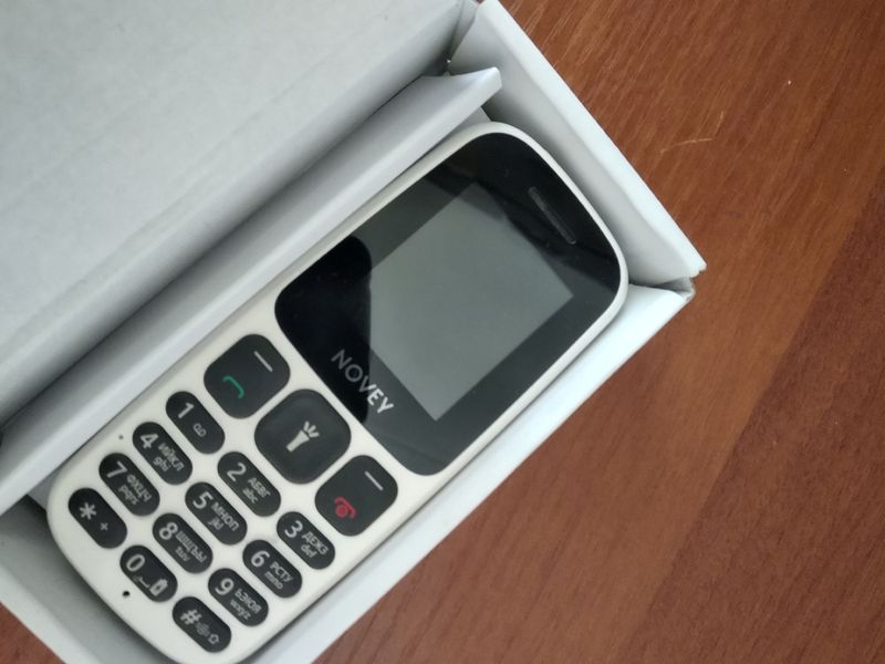 Продам кнопочный телефон Novey 107 Продам кнопочный телефон Novey 107