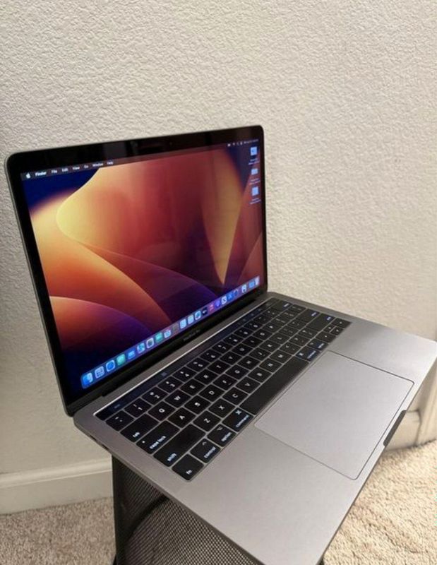 Macbook pro m1 sotiladi