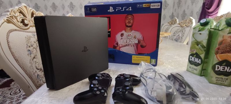 Playstation 4 slim 500 gb Playstation 4 slim 500 gb