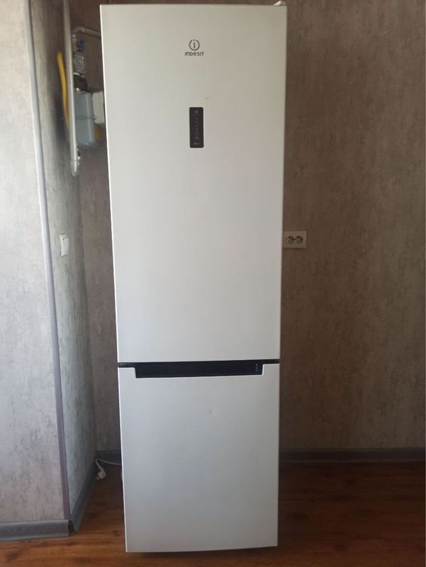 INDESIT xolodilnik sotiladi