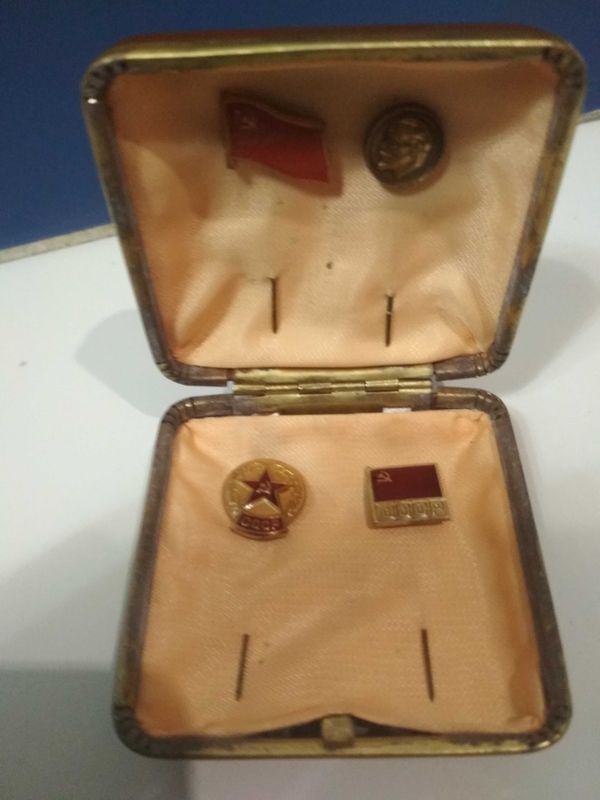Продам значки СССР. Продам значки СССР.