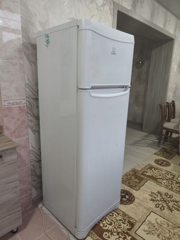 Холодильник Indesit Холодильник Indesit