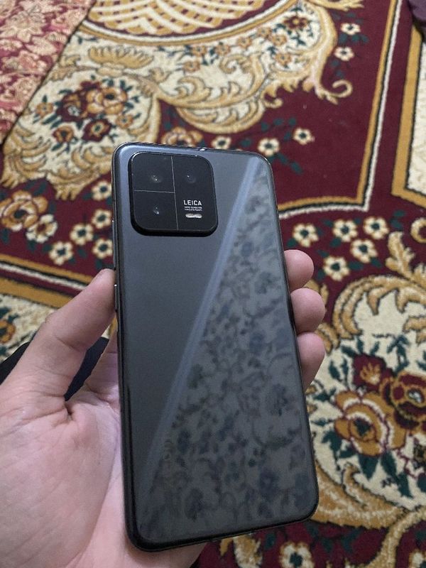 Xiaomi13 12/256 holati yaxshi