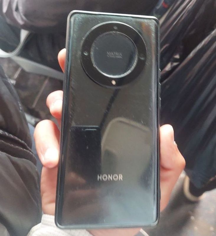 Honor x9a 5g 256 srocniga Honor x9a 5g 256 srocniga