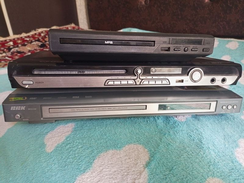 Продам рабочие DVD есть USB. Продам рабочие DVD есть USB.