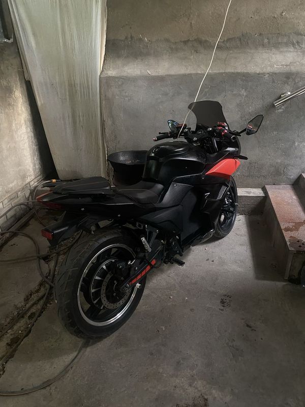 elktro motosikl. elktro motosikl.