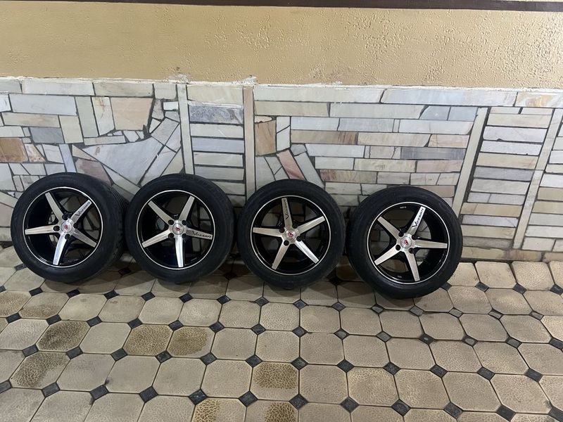 Vossen diska balon sotiladi Vossen diska balon sotiladi