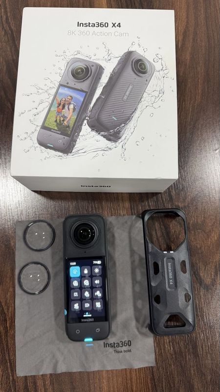 Kamera insta360 X4 б/у айби йўқ.