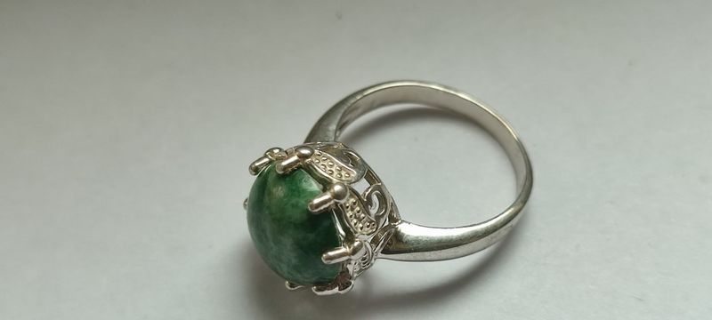 Кольцо серебряное с камнем ЗМЕЕВИК Кольцо серебряное с камнем ЗМЕЕВИК