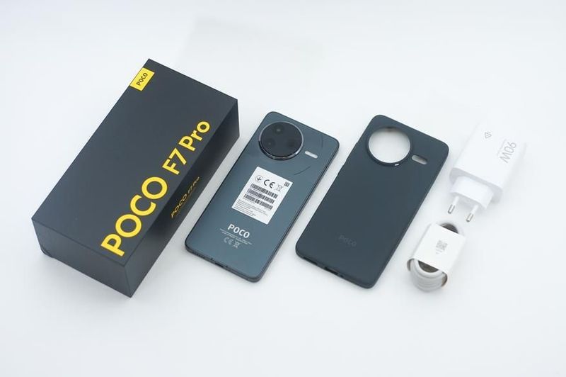 Poco F7 Pro 12/256 Poco F7 Pro 12/256