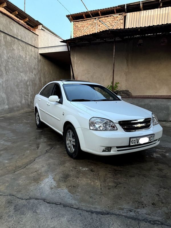 Sotiladi Lacetti 2013 yil 1.6 mator Metan gazi bor Sotiladi Lacetti 2013 yil 1.6 mator Metan gazi bor