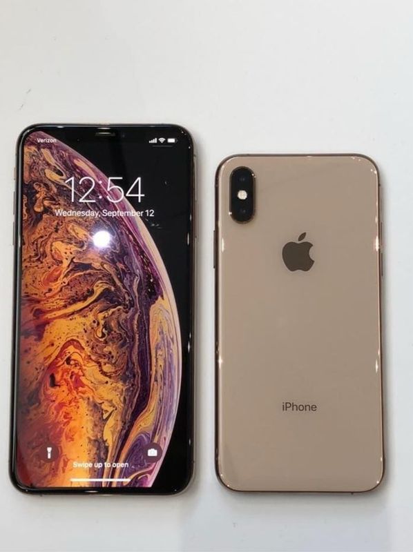 iPhone XS Max Продаю состояние идеальное