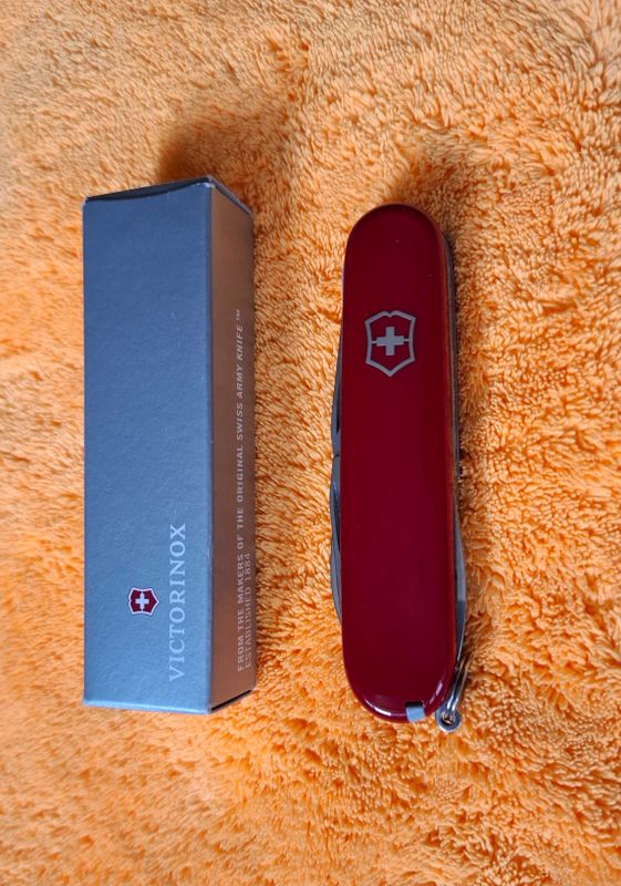 Victorinox Hiker Оригинал Новый Швейцарский армейский ножик Victorinox Hiker Оригинал Новый Швейцарский армейский ножик