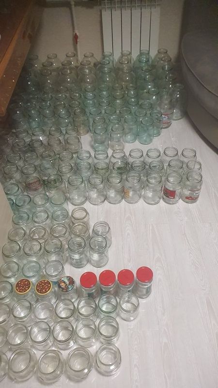 Стекляные банки разных размеров б/у много Стекляные банки разных размеров б/у много