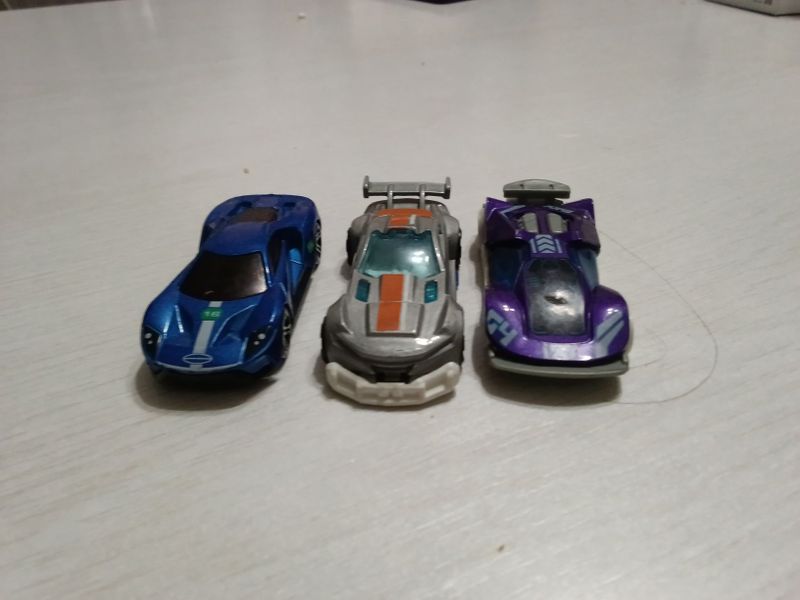 Продаю машинки hot wheels