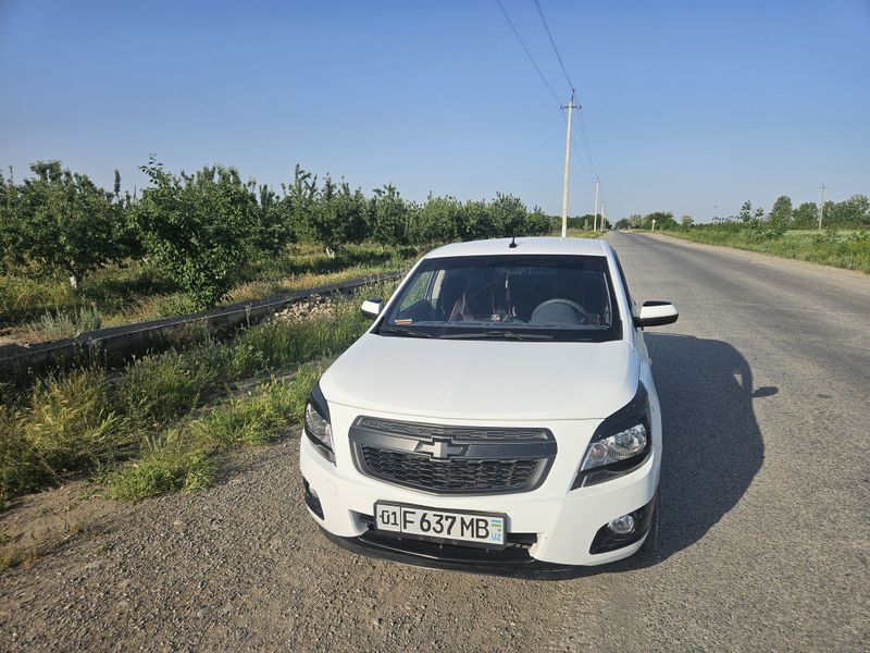 Продам машину шевроле кобальт Продам машину шевроле кобальт