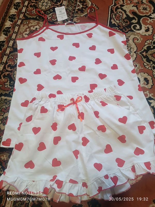 Ayollar pijamasi