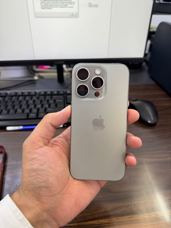 15 pro. 256. GB %90 15 pro. 256. GB %90