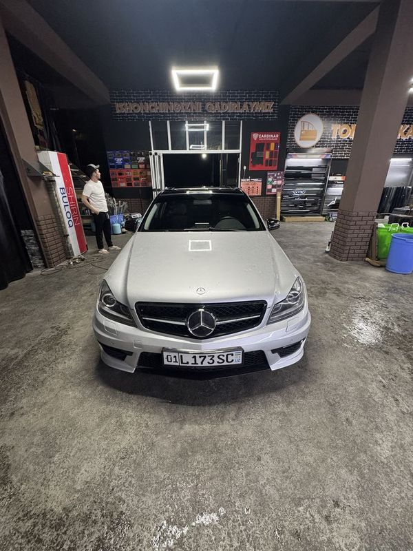 Mercades benz w204 arendaga beriladi Mercades benz w204 arendaga beriladi